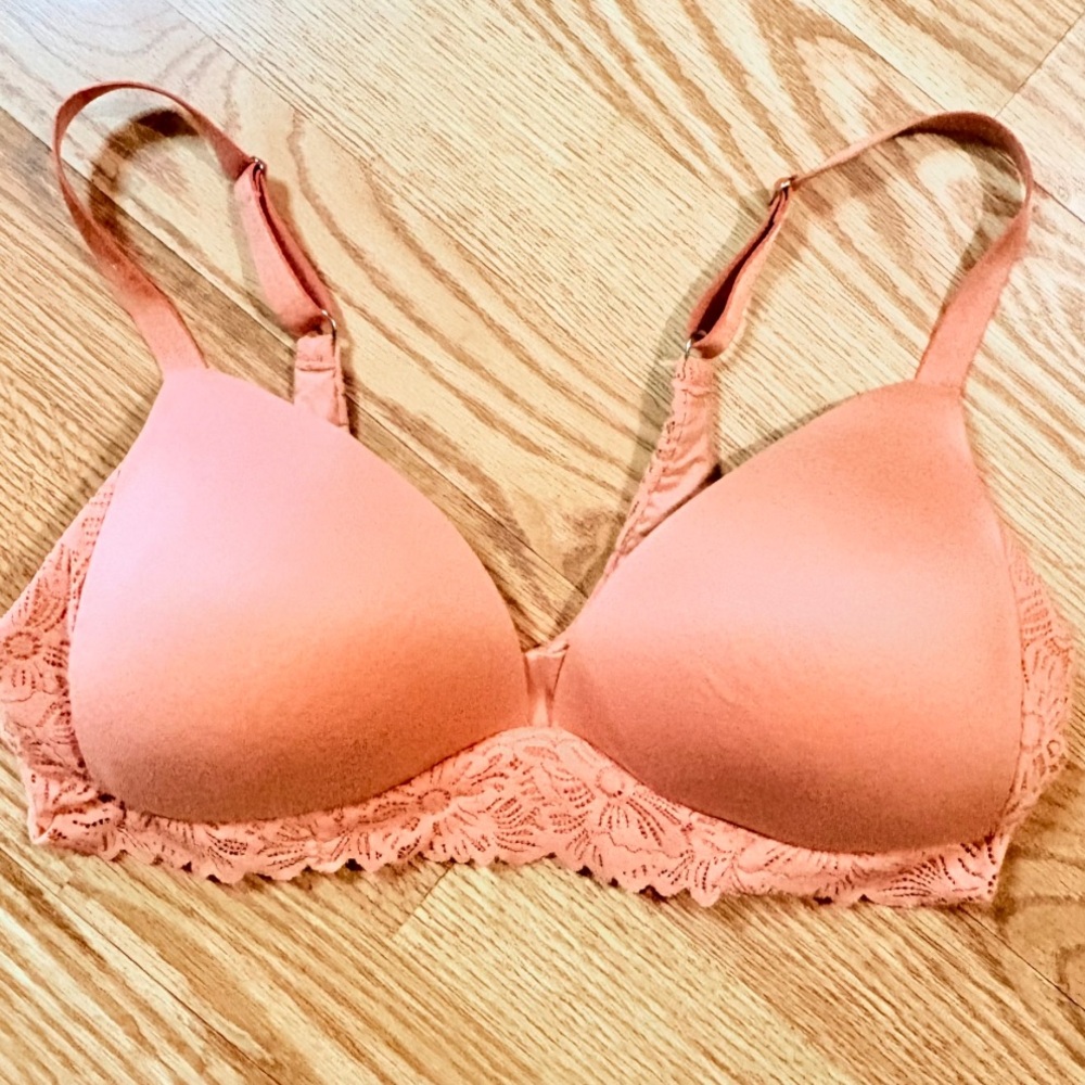 Aerie Lightly Padded Lace Trimmed Peach Bra Size 34 B